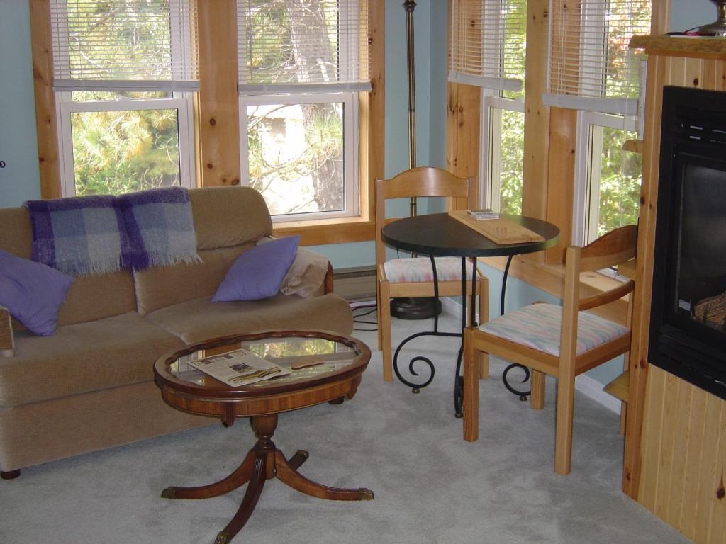 Sunny Rock Bed & Breakfast Minden Номер фото
