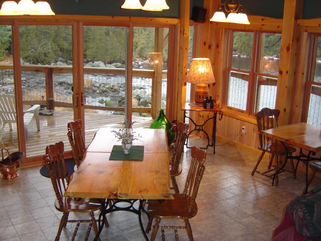 Sunny Rock Bed & Breakfast Minden Екстер'єр фото